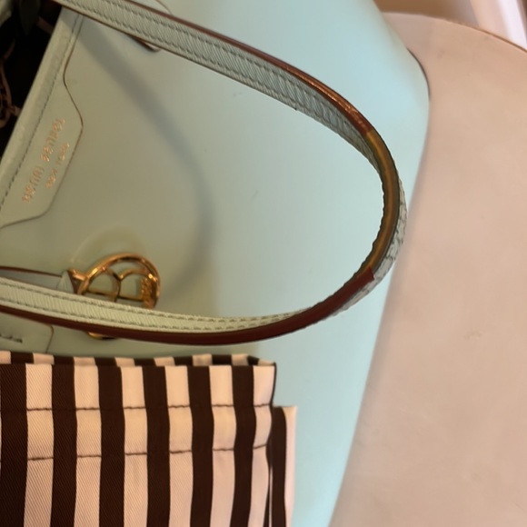 Henri Bendel - Picture 6 of 7